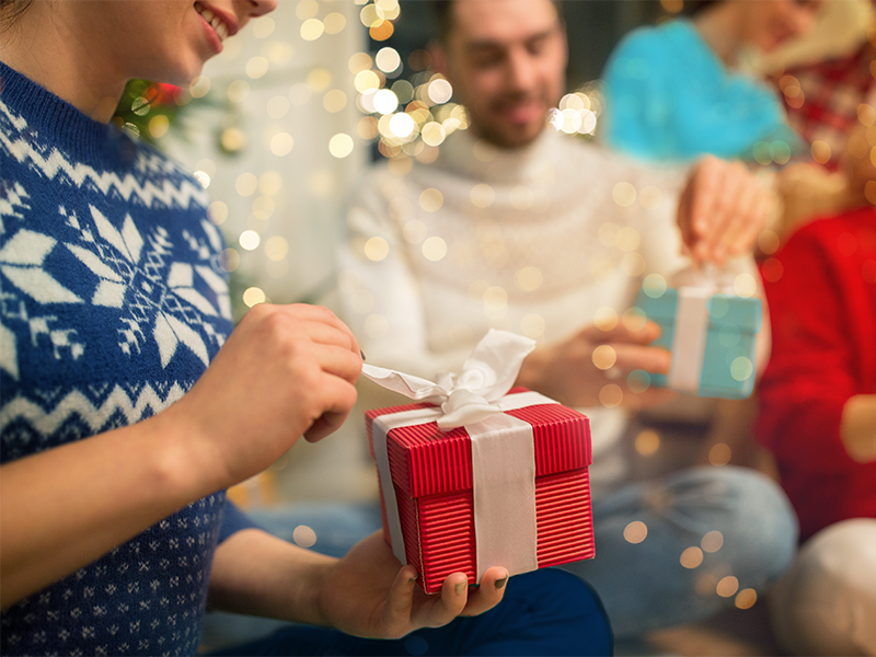 Find the best gift ideas in our 2022 Home Holiday Guide