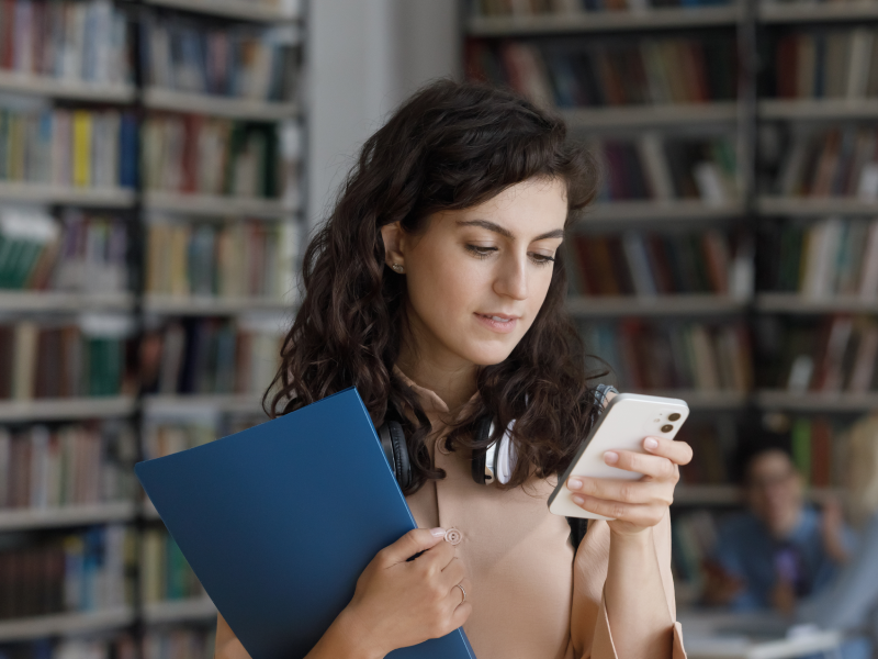 teen-library-phone_800x600